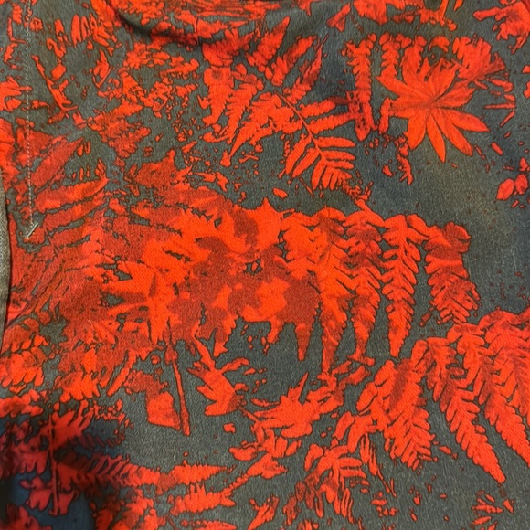 Lululemon- The Short 9 No Liner - Picture 3 of 4